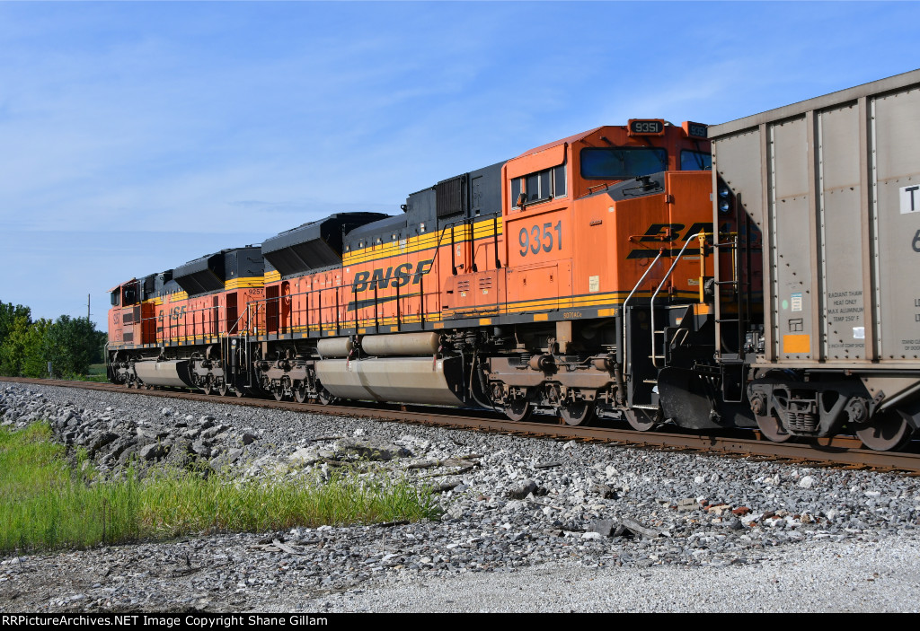 BNSF 9351 Roster shot.